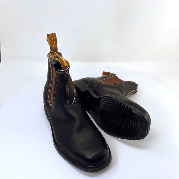 Blundstone‎ - Picture 1 of 5